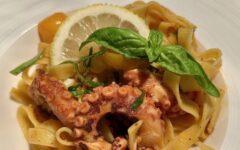 Pasta pulpo gelbe Tomaten schmal